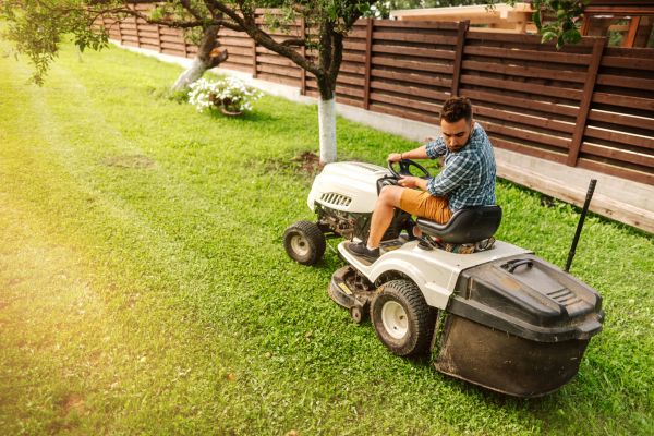 Cost of Industrial Lawn Mowing in Bella Vista
